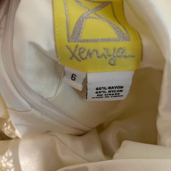 Xeniya Lace Dress - Picture 3 of 7